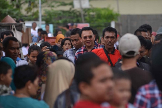 Kampanye ke Kampung Pengarengan, Ahok dengarkan keluhan wong cilik