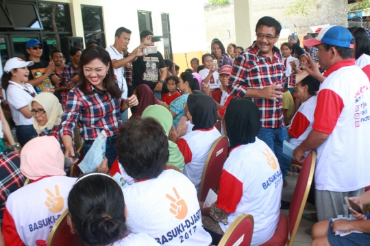 Keseruan Djarot nyanyi bareng warga Radio Dalam