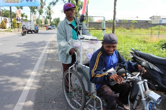 Potret persahabatan sejati si Buta dan si Lumpuh yang bikin haru