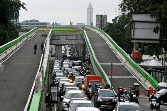 Akhir Februari pembangunan jalan layang Tendean-Ciledug rampung