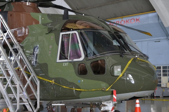 Helikopter AW-101 digaris polisi di Halim