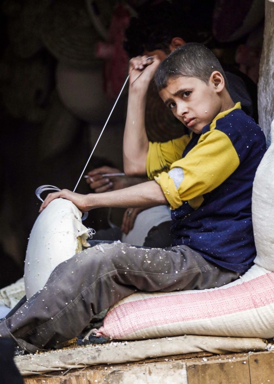 Potret kehidupan anak-anak di Yaman berubah jadi kelas pekerja
