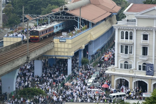 Pantauan udara saat massa aksi 112 padati Istiqlal hingga Katedral