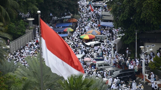 Pantauan udara saat massa aksi 112 padati Istiqlal hingga Katedral