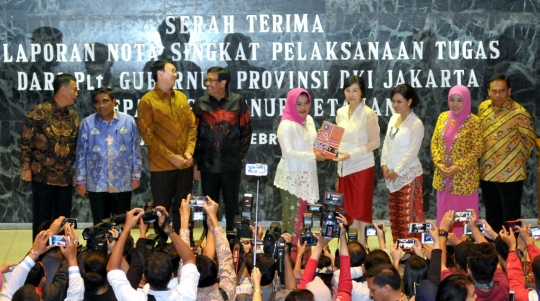 Serah terima jabatan gubernur, Ahok kembali pimpin DKI Jakarta