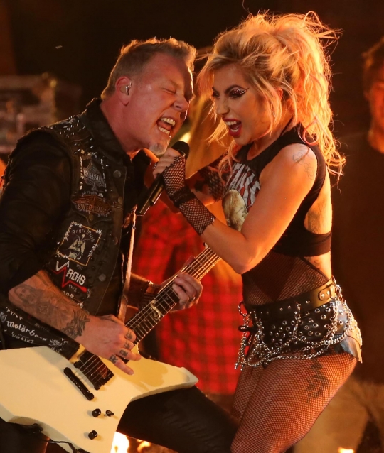 Duet maut Metallica & Lady Gaga di panggung Grammy Awards