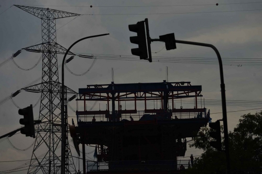 Memantau perkembangan proyek Tol Becakayu