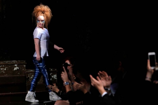 Keren, pengidap down syndrome pamer karya di New York Fashion Week