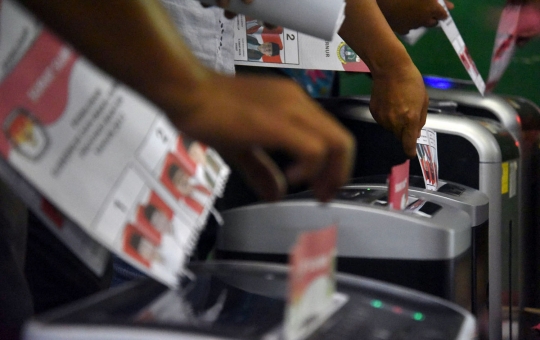 Ribuan surat suara Pilkada Banten dimusnahkan