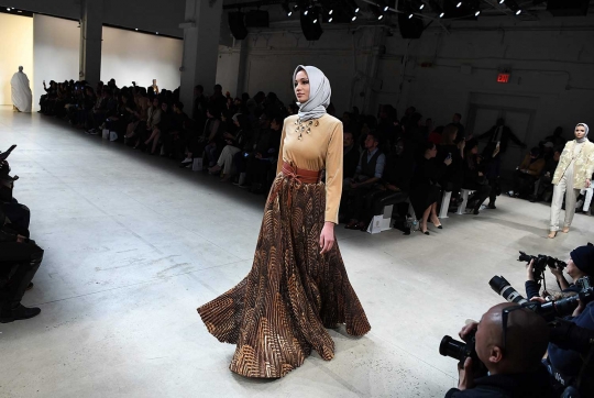Busana muslim karya anak bangsa meriahkan New York Fashion Week
