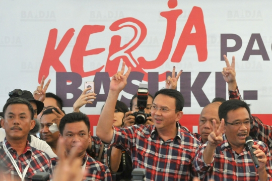 Sorak-sorai Ahok-Djarot dan ratusan pendukung pantau quick count