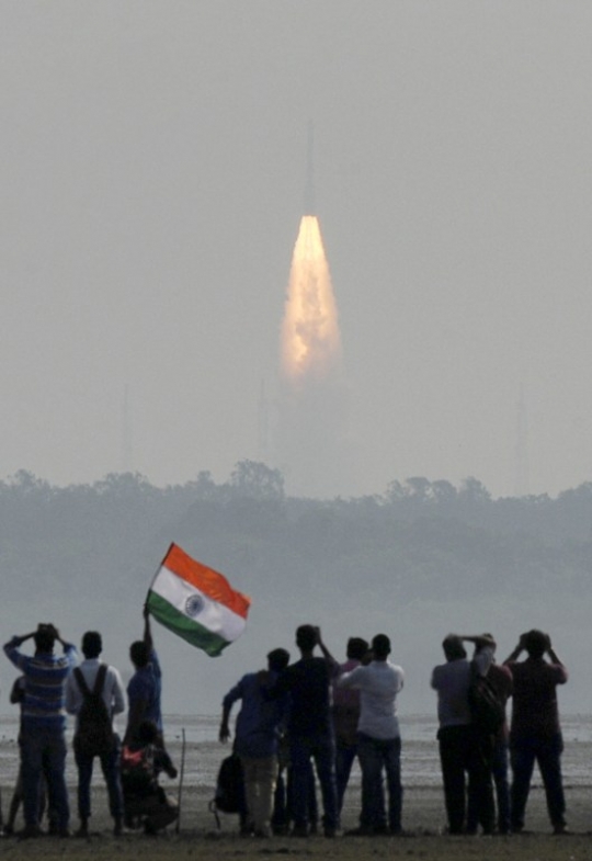 Pecahkan rekor, India orbitkan 104 satelit sekali peluncuran