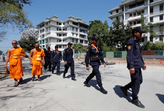 Polisi Thailand geledah kuil Buddha terkait penggelapan uang