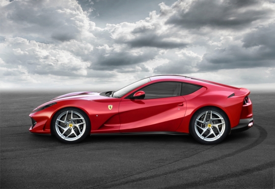 Begini sangarnya penampakan Ferrari 812 Superfast, mantap!