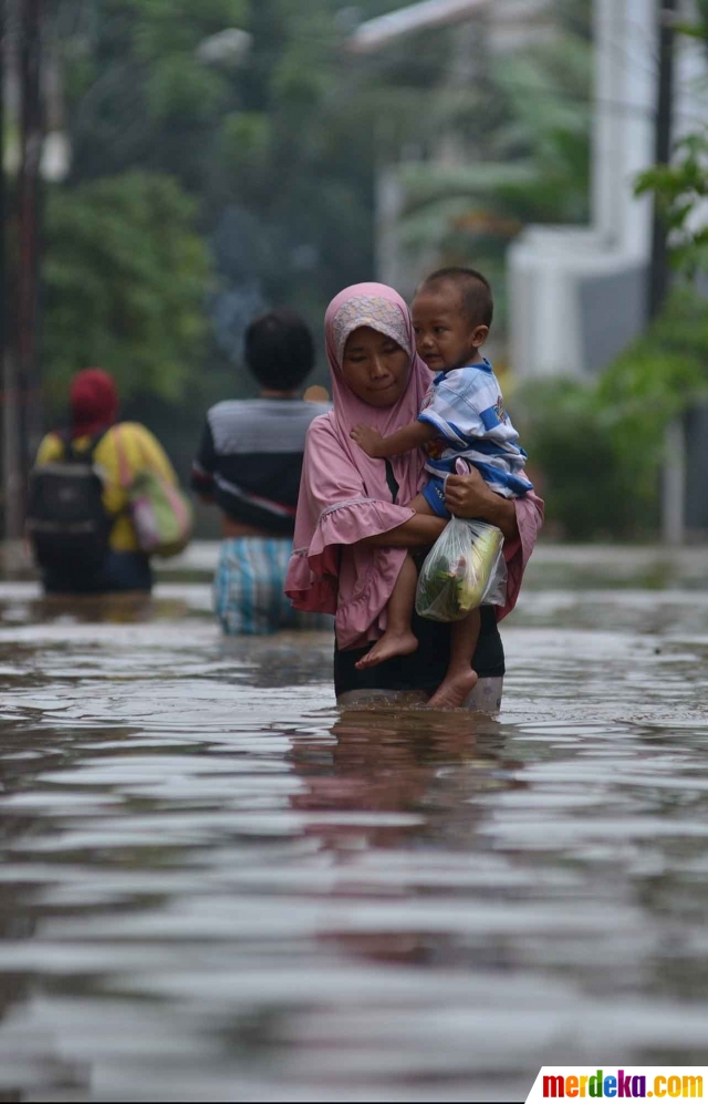 Hujan Sejak Malam Cipinang Melayu Terendam Banjir Sepaha Hujan Sejak Malam Cipinang Melayu Terendam Banjir Sepaha