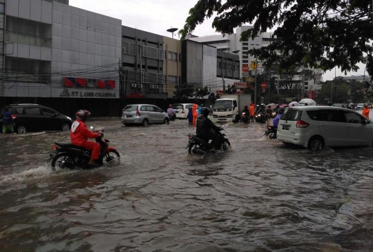Ini penampakan banjir di berbagai wilayah Jakarta