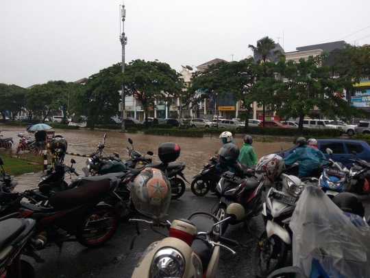 Ini penampakan banjir di berbagai wilayah Jakarta