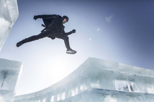 Memukaunya aksi parkour di istana es Harbin