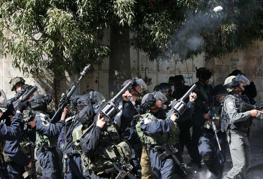 Protes permukiman Yahudi, warga Palestina dan tentara Israel bentrok