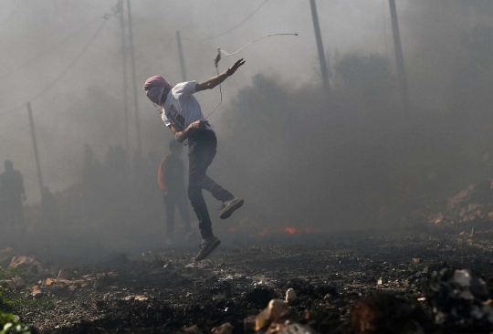 Protes permukiman Yahudi, warga Palestina dan tentara Israel bentrok