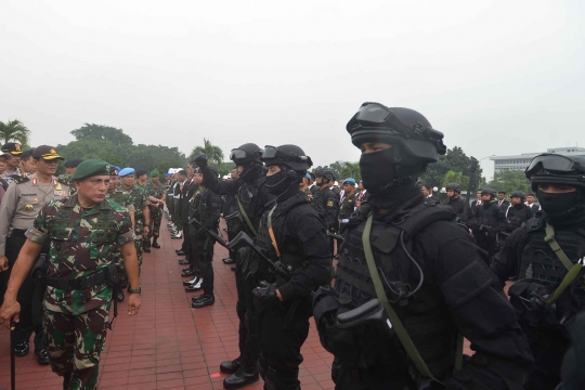 Pangkostrad tinjau pasukan pengamanan Raja Arab dan KTT IORA