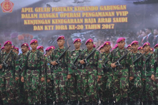 Pangkostrad tinjau pasukan pengamanan Raja Arab dan KTT IORA