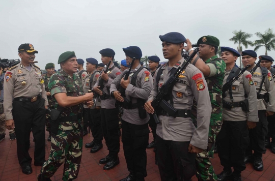 Pangkostrad tinjau pasukan pengamanan Raja Arab dan KTT IORA