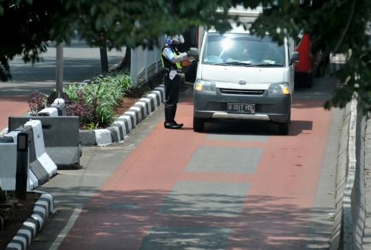 Operasi Patuh Jaya, polisi tindak tegas penerobos jalur busway