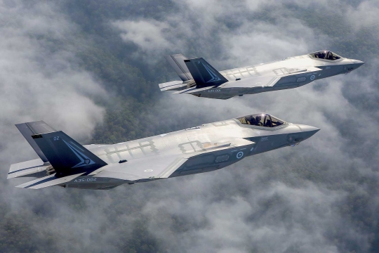 Siluman Lockheed Martin Corp F-35 pamer ketangguhan di Avalon