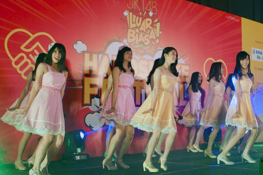 Melihat keseruan Handshake Event single ke-15 Luar Biasa JKT48