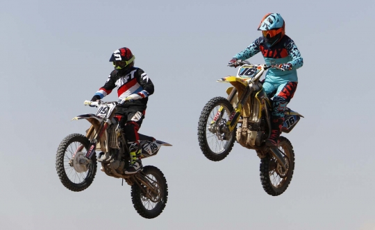 Cantiknya Shafiei, pembalap motocross wanita pertama Iran