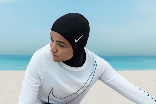 Ini hijab untuk atlet muslim buatan Nike