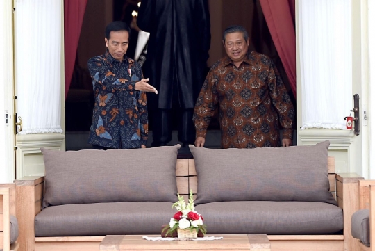 Sajian teh hangat akrabkan pertemuan Jokowi dan SBY di Istana