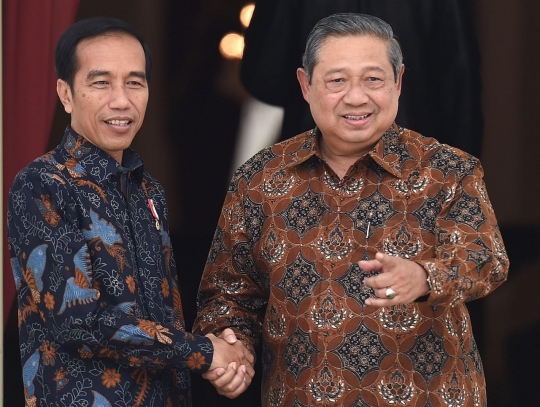 Sajian teh hangat akrabkan pertemuan Jokowi dan SBY di Istana