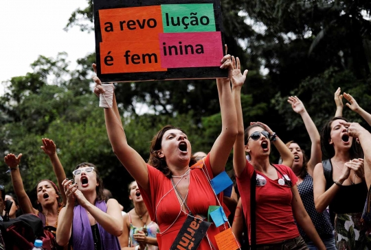 Aksi telanjang dada warnai Hari Perempuan Internasional di Brasil