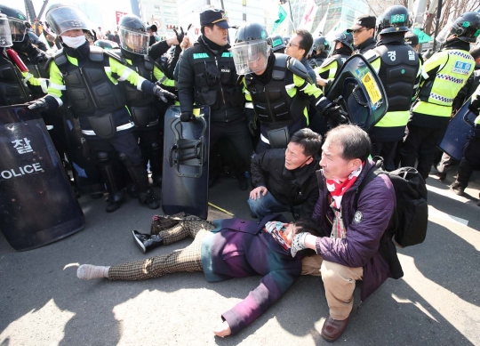 Kerusuhan pecah di Seoul pasca pemakzulan Presiden Park Geun-hye