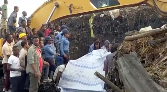 Tragis, gunungan sampah di Ethiopia longsor dan kubur puluhan orang