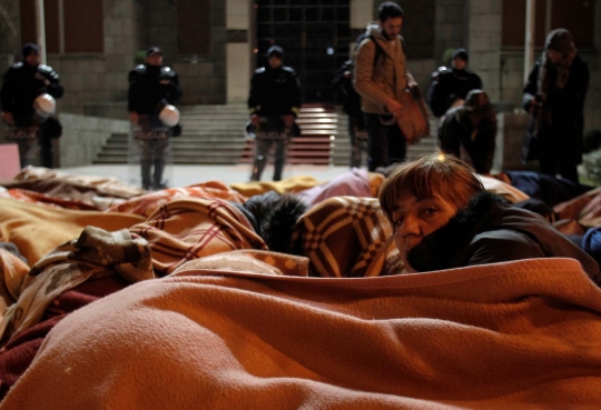 Aksi kaum ibu di Montenegro nekat mogok makan dan tidur di jalan