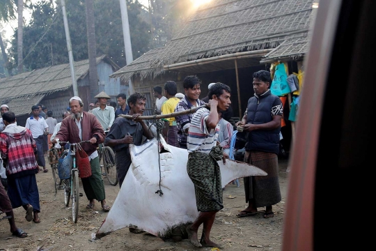 Potret warga Rohingya di kamp pengungsian Myanmar dan Bangladesh