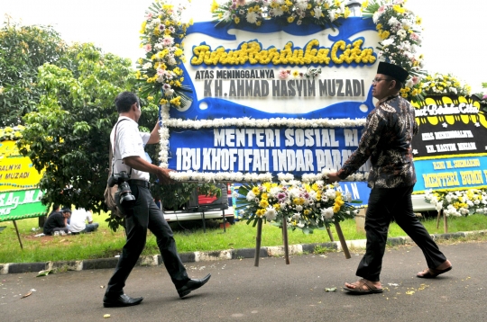 Persiapan pemakaman KH Hasyim Muzadi