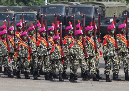 Atraksi murid SD meriahkan sertijab Komandan Korps Marinir