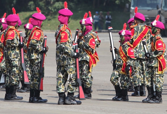 Atraksi murid SD meriahkan sertijab Komandan Korps Marinir