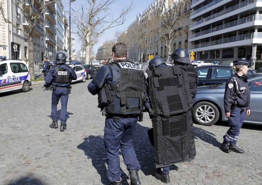 Teror bom amplop, polisi sampai tentara kepung kantor IMF Paris