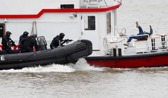 Aksi pasukan polisi London lumpuhkan teroris di kapal pesiar