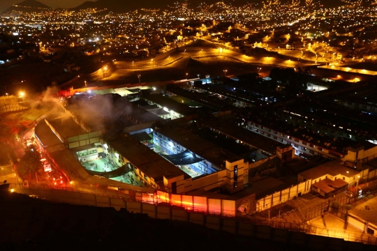 Penjara terpadat di Peru kebakaran, 2 napi tewas