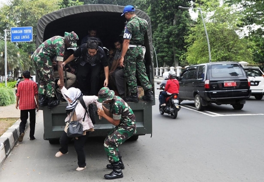 Aksi heroik TNI AD di tengah mogok massal angkot Bogor