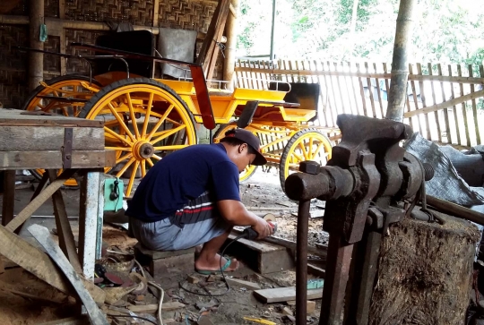 Mengunjungi bengkel andong di Yogya yang eksis hingga mancanegara