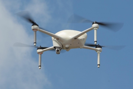 Optimus, robot drone pertama di dunia tanpa kendali manusia