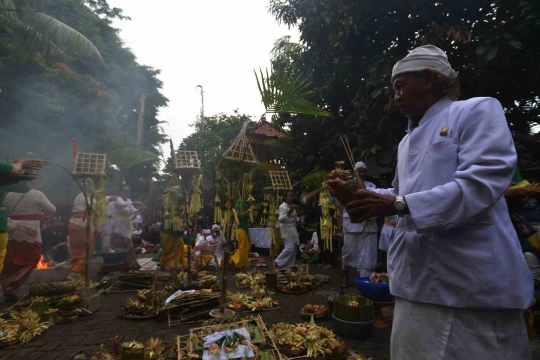 Kekhusyukan umat Hindu dalam ritual Tawur Agung Kesanga