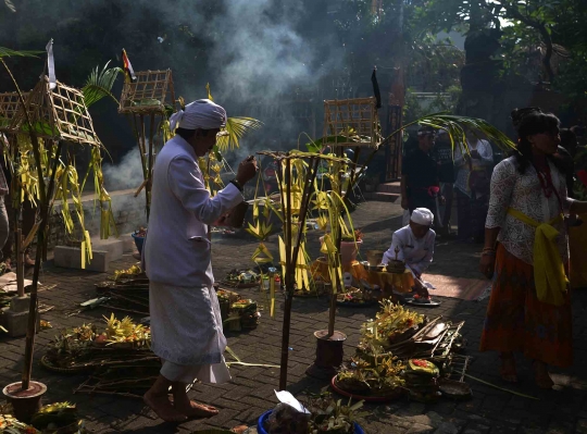 Kekhusyukan umat Hindu dalam ritual Tawur Agung Kesanga